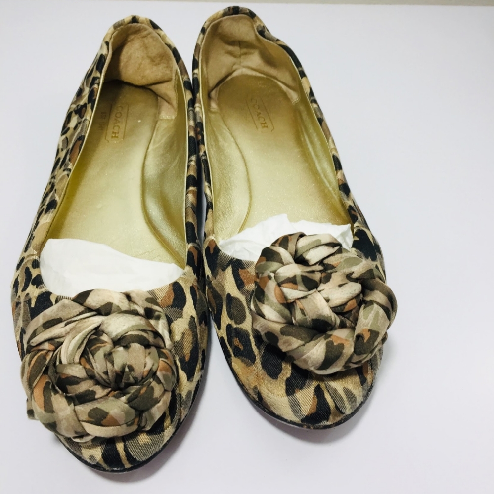 ❌ SOLD ❌Vintage, Coach Shoes. It has wear but - Picture 2 of 13